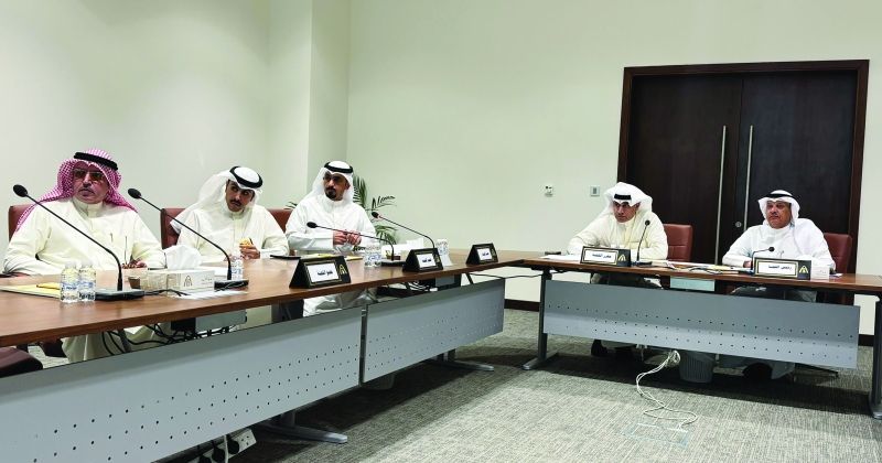 جانب من اجتماع لجنة الأحمدي بالمجلس البلدي