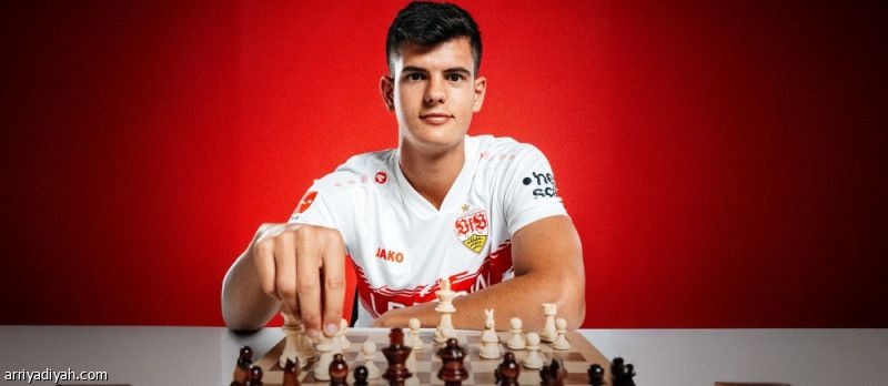 شتوتجارت يضم موهبة الريال