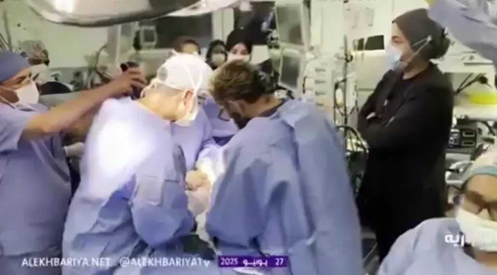 فيديو يُبكي الملايين: فريق طبي سعودي ينقذ ”سيلين وإيلين” من مصير مجهول