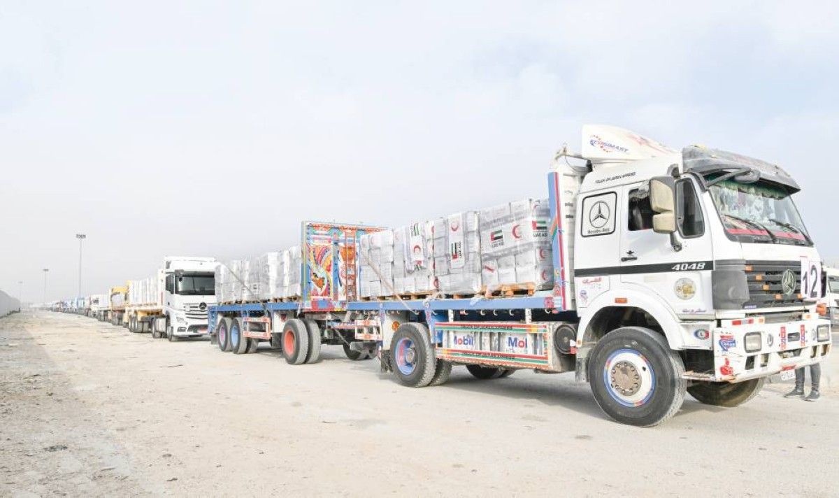 الإمارات تدخل 38 شاحنة إغاثة إنسانية إلى غزة