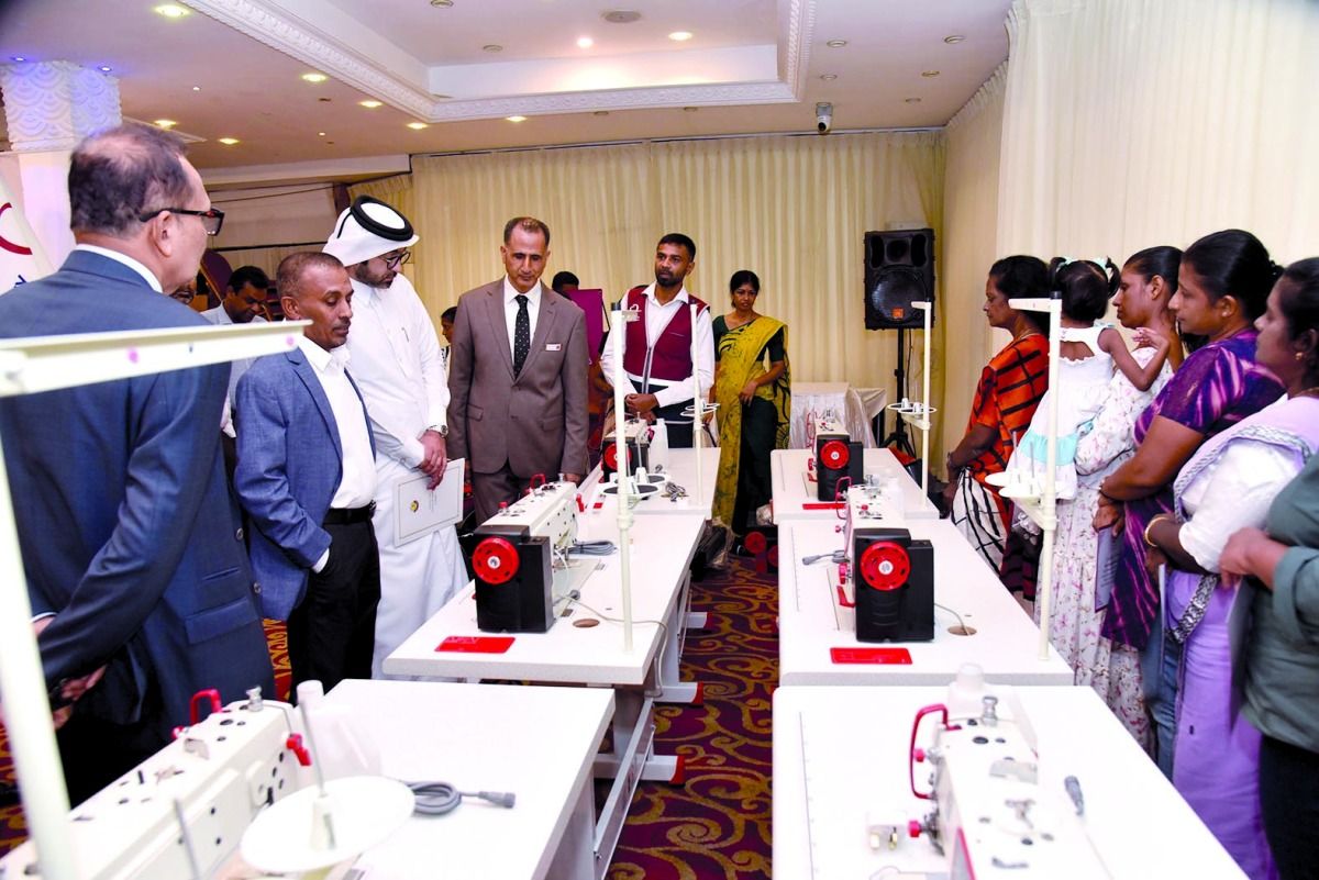 قطر الخيرية توزّع مساعدات إغاثية وتنموية في سريلانكا