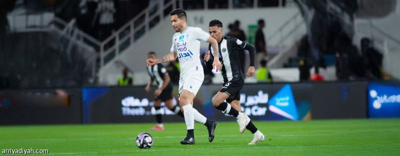 الأخدود يحتفظ بالقيضي وبيتروس والنجار