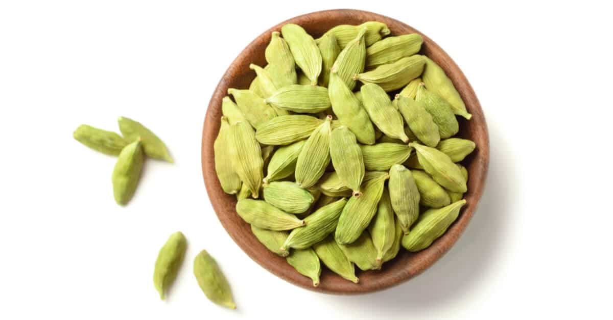 “يضع سِرَّه في أضعف خلقه”.. لن تصدق ما الذي سيحدث لك إذا تناولت حبتين من الهيل كل يوم!