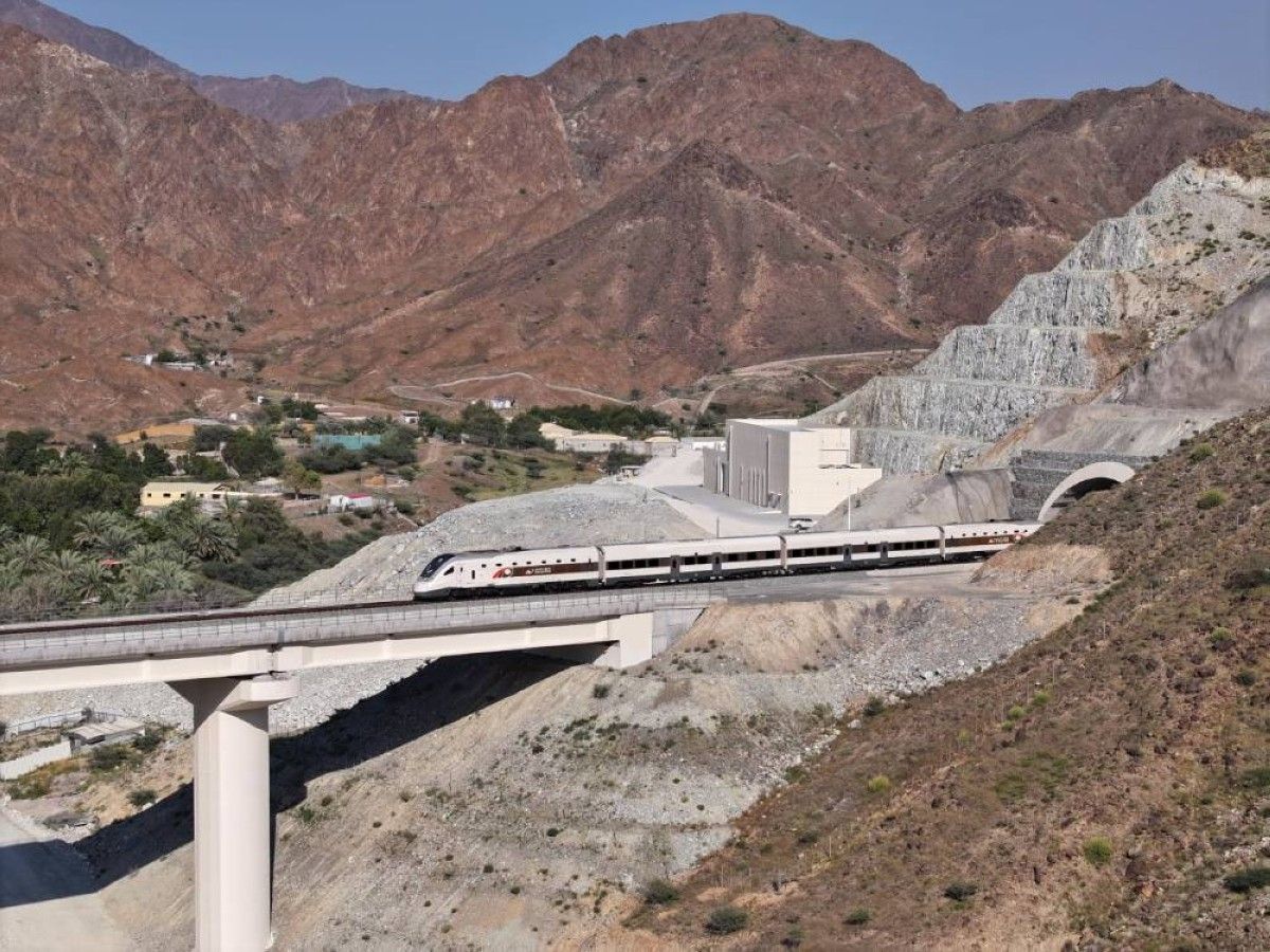 محمد بن راشد: قطار الاتحاد شريان اقتصادي مهم وجسر حيوي يعزز مسيرة الإمارات نحو المستقبل