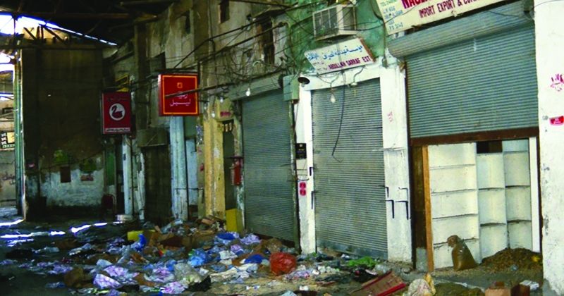 سوق المباركية تحوّل إلى خراب إبان الاحتلال العراقي الغاشم