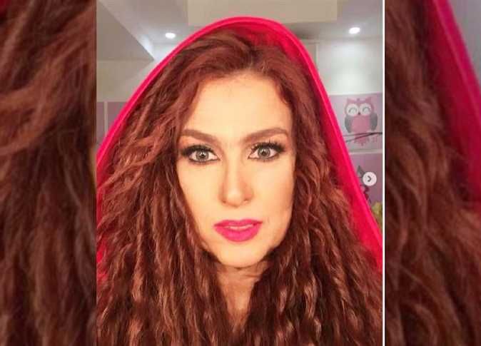 سيمون تسخر من توقعات ليلى عبد اللطيف لعام 2026 حول انقراض أسماء حرف السين وتعلق بطريقة لافتة