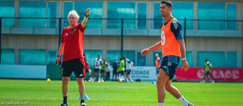 جيسوس يريح اللاعبين.. والنصر يغادر برا 3 ساعات