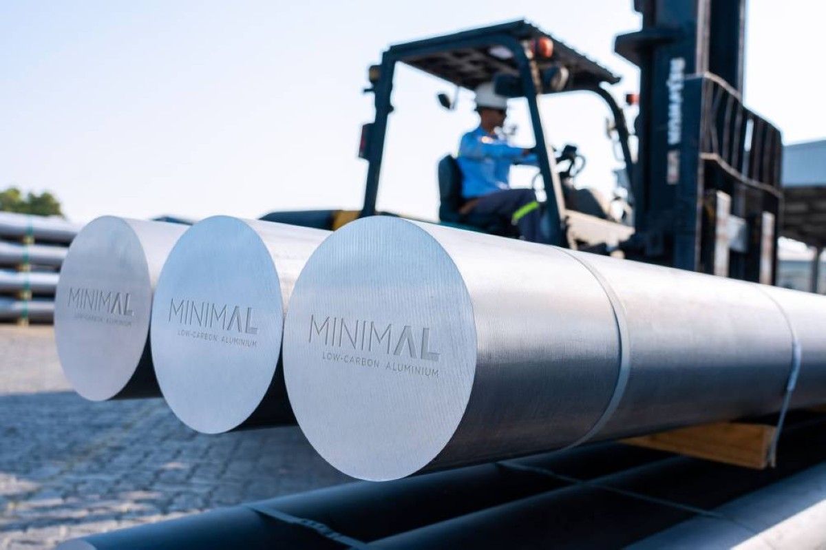 "الإمارات للألمنيوم" و"الإمارات للطاقة النووية" تُسلّمان أول شحنة ألمنيوم باستخدام الطاقة النووية