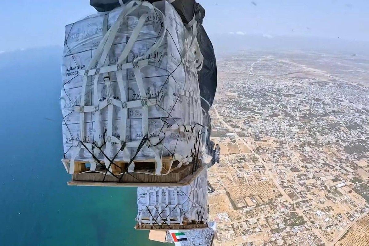 الإمارات تنفذ الإنزال الجوي الـ67 للمساعدات الإنسانية على قطاع غزة