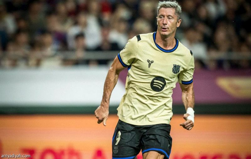 قبل انطلاق الليجا.. برشلونة يخسر ليفاندوفسكي