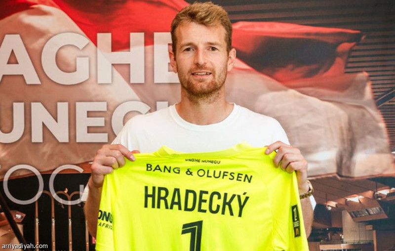 هراديكي يحمي عرين موناكو عامين