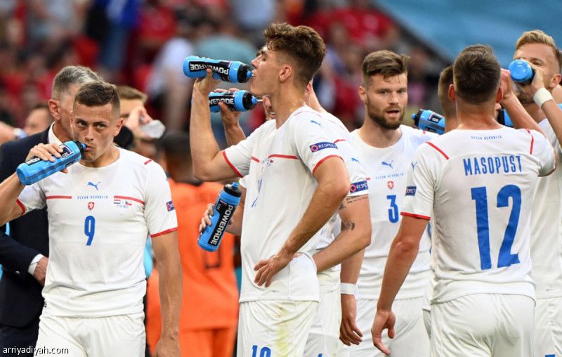 الاتحاد التونسي يمنح اللاعبين فترتي راحة