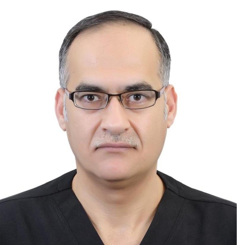 د. أيمن طكو: حب الشباب أكثر من مجرد حبوب على الجلد