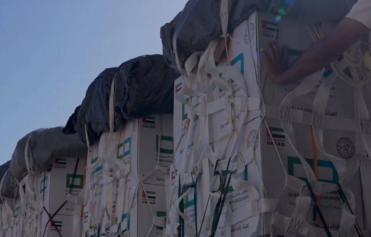 الإمارات تنفذ الإنزال الجوي للمساعدات الـ68 وتُدخل 540 طناً من المواد الغذائية إلى غزة