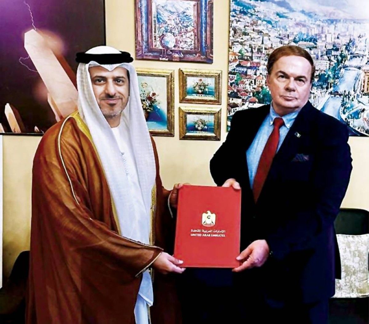 قنصل الإمارات لدى البوسنة والهرسك يقدّم البراءة القنصلية لـ«الخارجية»