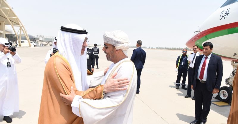 اليوسف بحث مع وزير الداخلية العماني تعزيز التعاون وتطوير الشراكة الأمنية