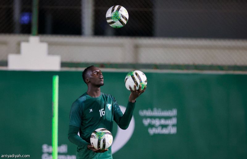 بسبب غياب ميندي.. الأهلي يبحث عن حارس محلي