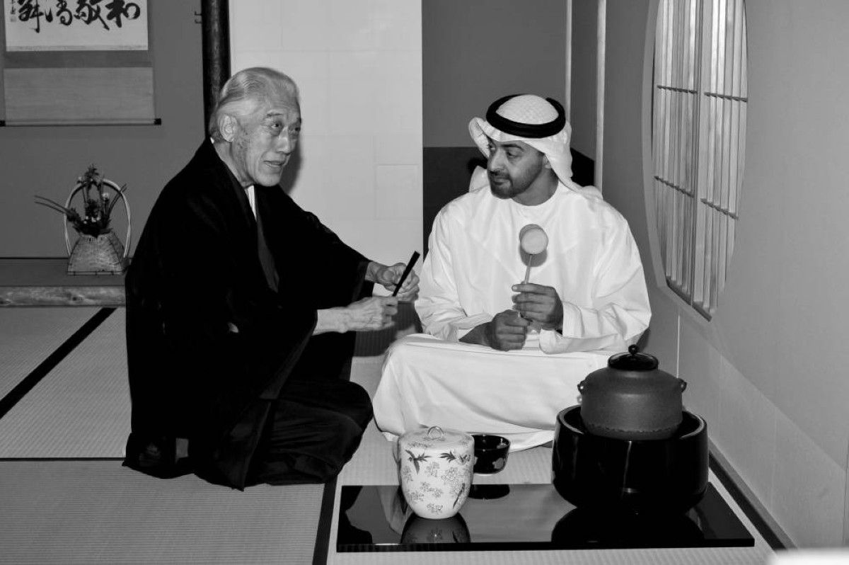 محمد بن زايد معزياً في وفاة جنشيتسو سن: كان رمزاً للتعارف بين الحضارات وتعزيز التفاعل الثقافي بين الإمارات واليابان