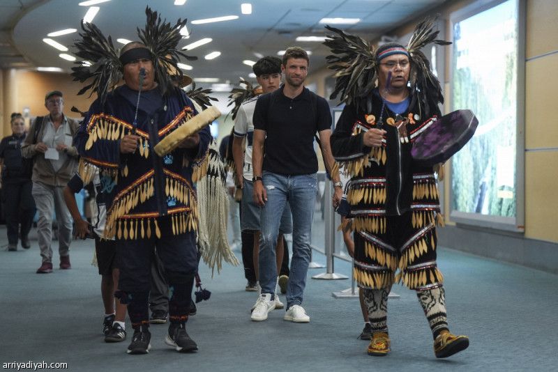الهنود يستقبلون مولر في محطته الجديدة