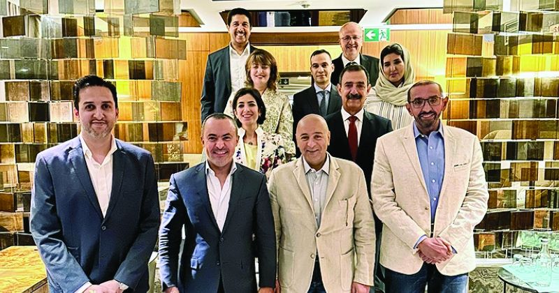 البديوي يتوسط سفراء دول مجلس التعاون في التشيك