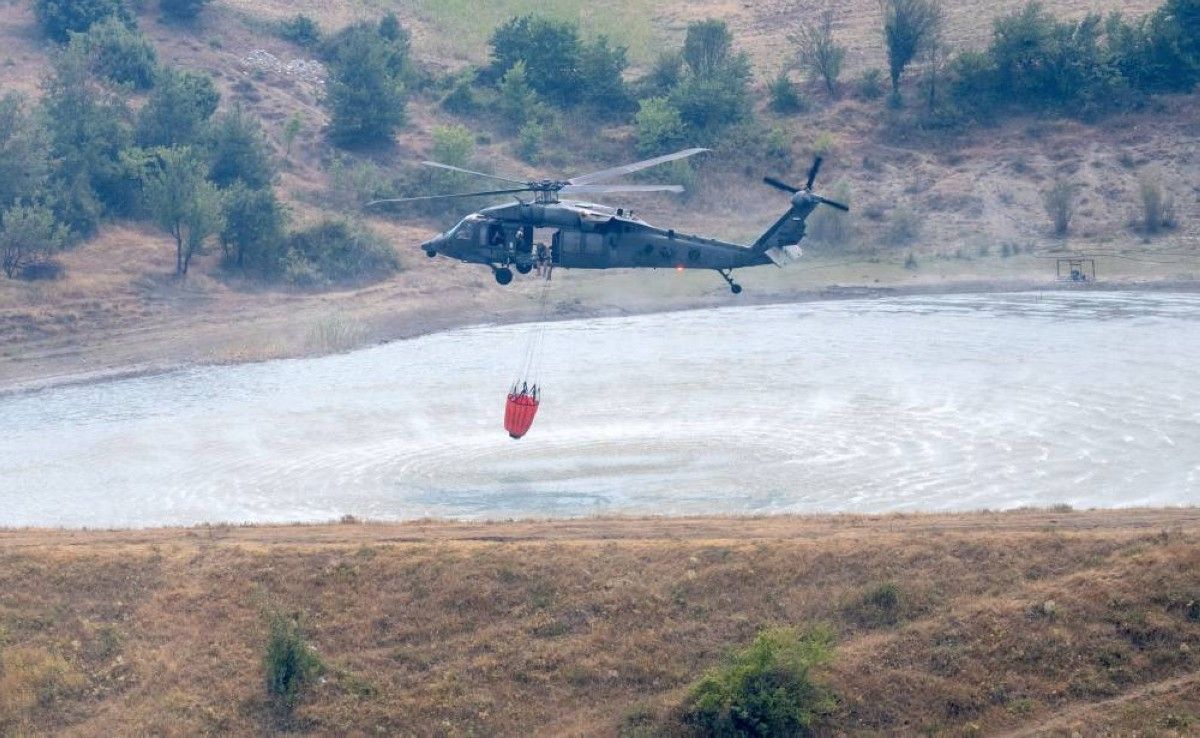 فريق الإنقاذ الإماراتي يواصل عمليات إطفاء حرائق الغابات في ألبانيا