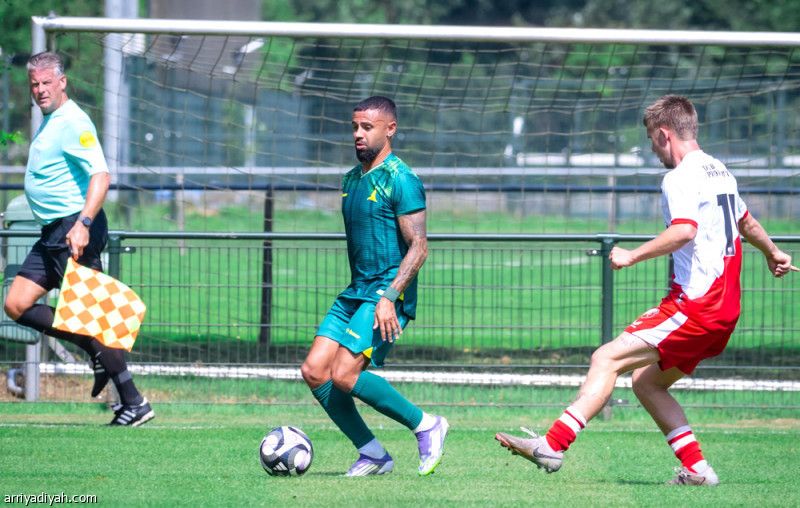 الخليج يستعير جناح اليونان موسما