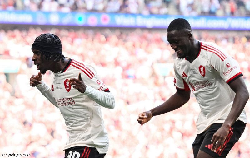 الدوريات الكبرى.. 3 تنطلق و3 انتظار