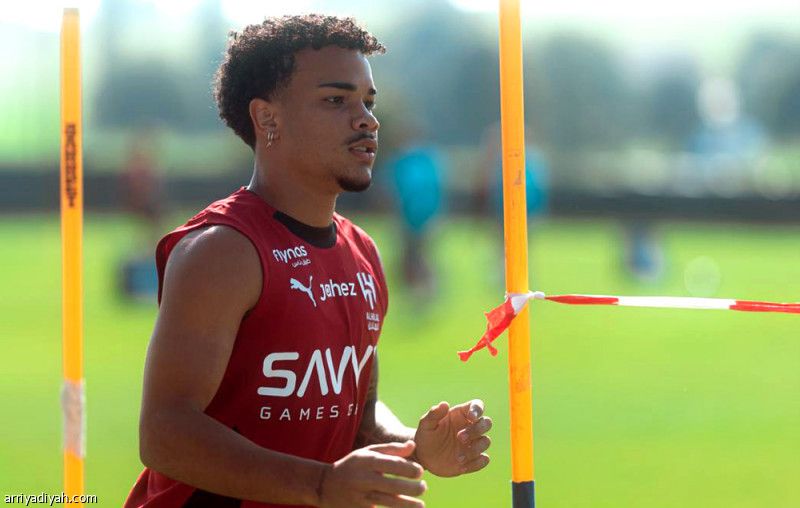 «جول»: كروزيرو يفاوض الهلال على كايو