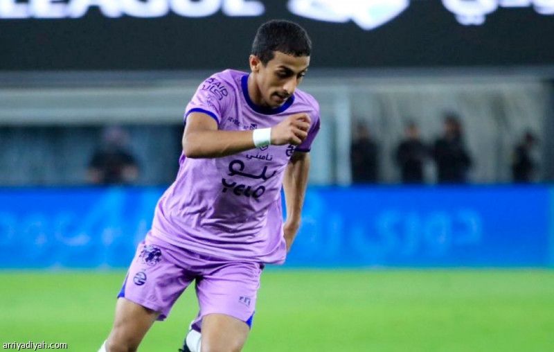 الهمامي يوقع مع الشباب