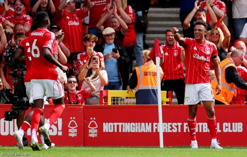 فورست يقسو على برنتفورد بثلاثية