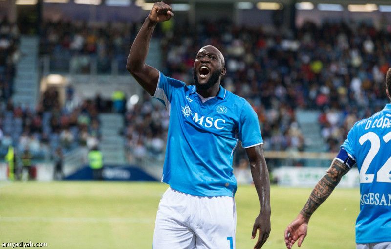 بعد إصابة لوكاكو.. نابولي يبحث عن بديل