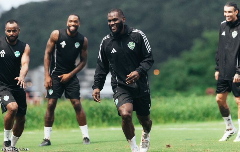 تنفيذية الأهلي تعيد دراسة التعاقدات وتحسم مصير كيسيه