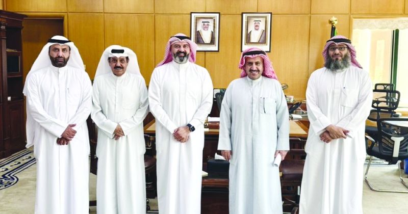 الحاي مستقبلا أعضاء اتحاد المزارعين