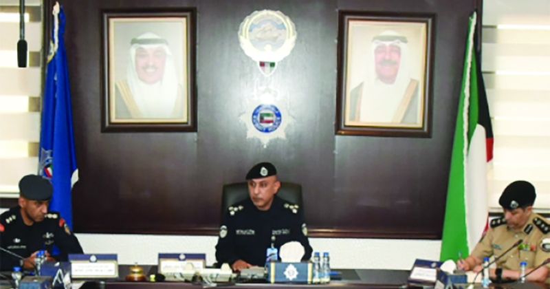 العميد العتيبي مترئساً الاجتماع