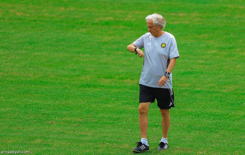 النصر يقترب من حسم انتقال الزبيدي والفرج