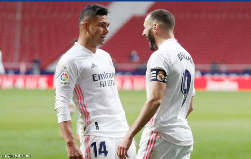 توصية بنزيما تقرب كاسيميرو من الاتحاد