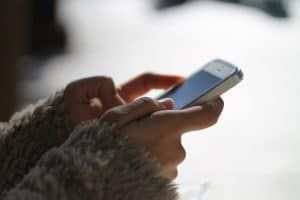 “جوجل” تطرح أول هاتف يتيح المكالمات “واتساب” عبر الأقمار الصناعية