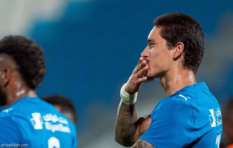 قبل الرياض.. الهلال يكتسح الفيحاء برباعية