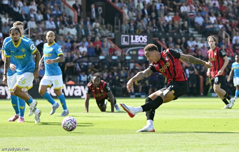 بورنموث وبيرنلي يسجلان الانتصار الأول