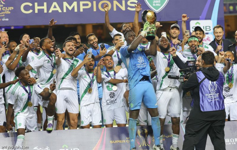 رؤساء الأهلي السابقون: قتال اللاعبين منحنا كأس السوبر