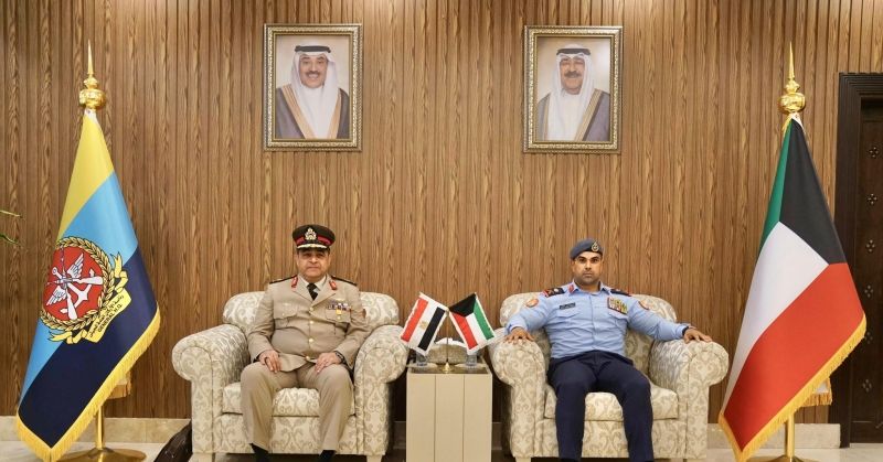 نائب رئيس الأركان يبحث مع وفد عسكري مصري موضوعات مشتركة