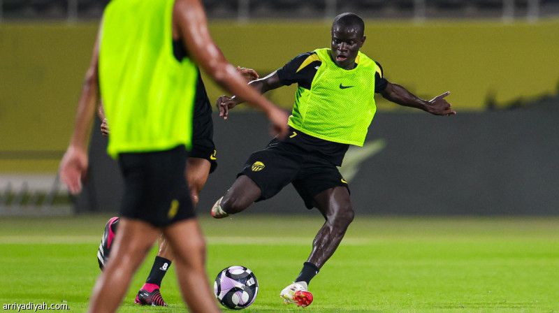 وكيل اللاعب لـ «الرياضية»: عقد كانتي.. لعبة وحيلة