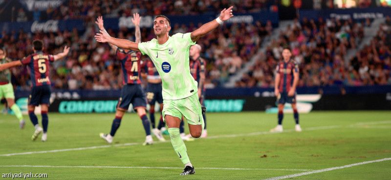 برشلونة يحبط مغامرة ليفانتي بثلاثية