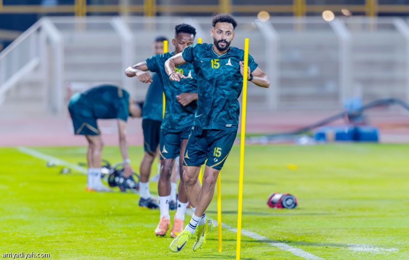 الخليج يرفض الحكام الأجانب