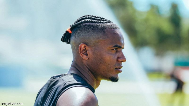 كريستال بالاس يخطط على أكانجي