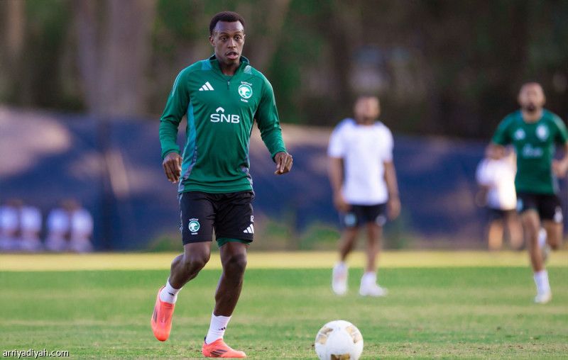 الصقور تطير الأحد.. سعود خارج معسكر الأخضر