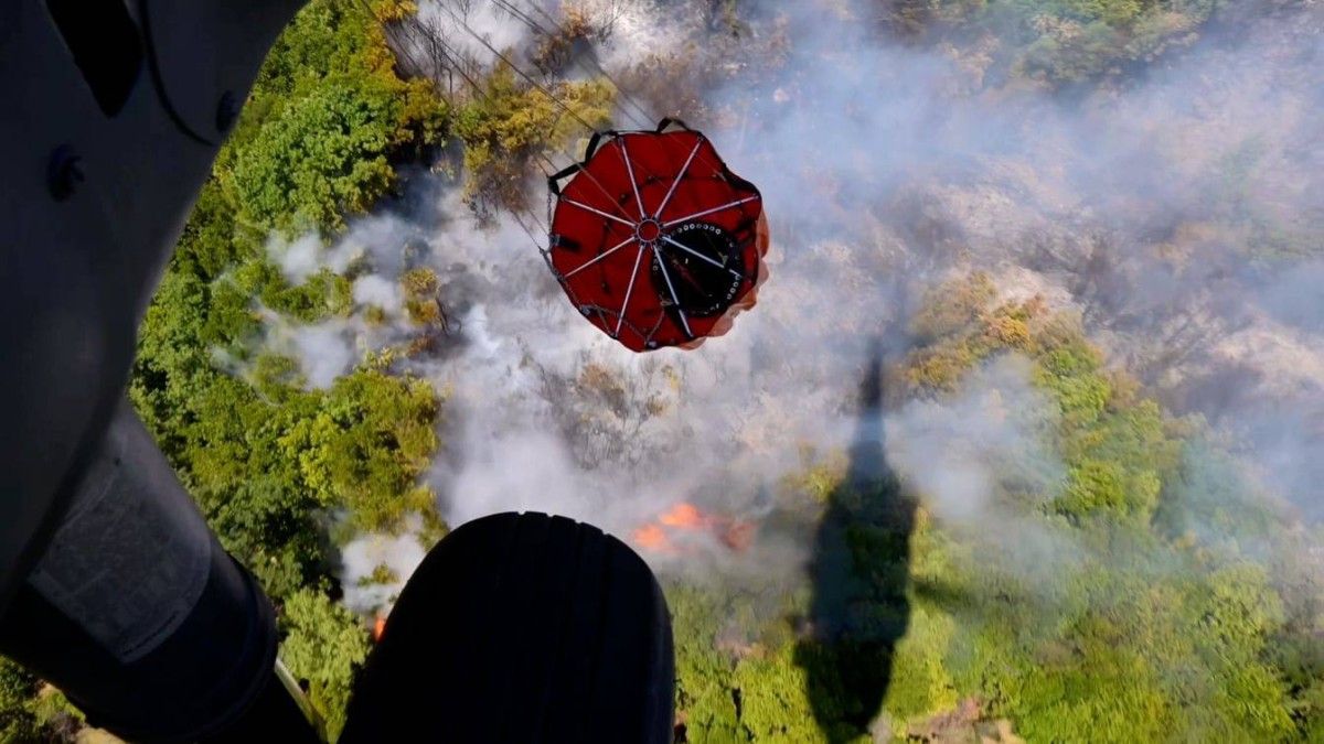 فريق الإنقاذ الإماراتي يواصل جهوده لاحتواء حرائق الغابات في ألبانيا