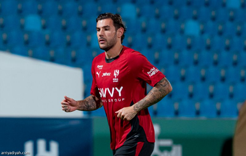 ثيو يتقدم قائمة فرنسا