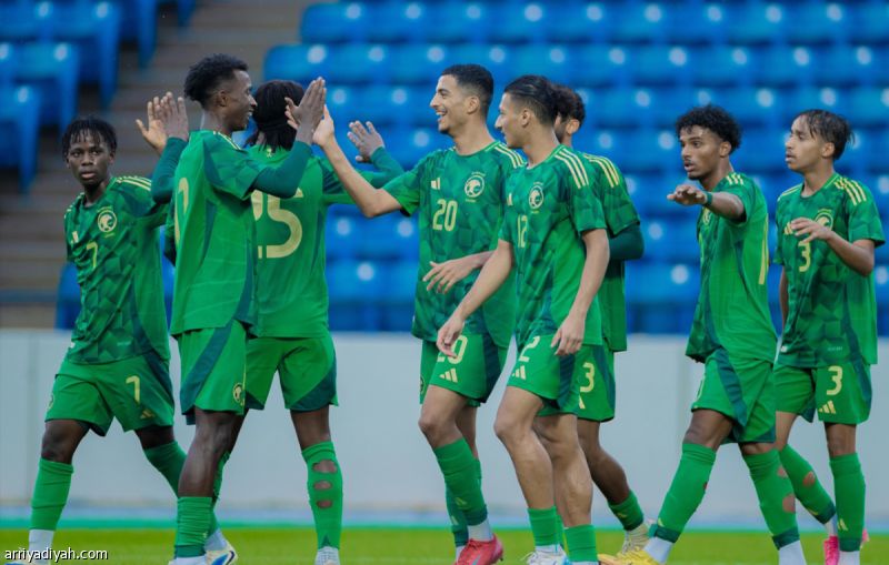 الخميس.. الأخضر يبدأ رحلة الخليجية باليمن