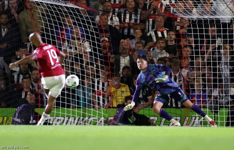 «مغمور» يقصي يونايتد من كأس الرابطة